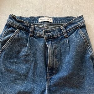 Abercrombie a High Rise Jeans